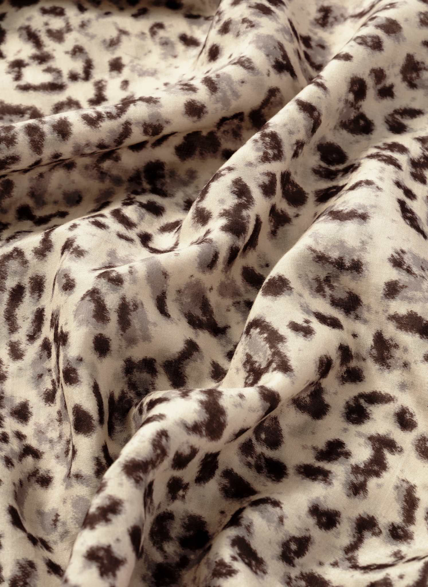Allison Leopard Print Neck Scarf - Image 5