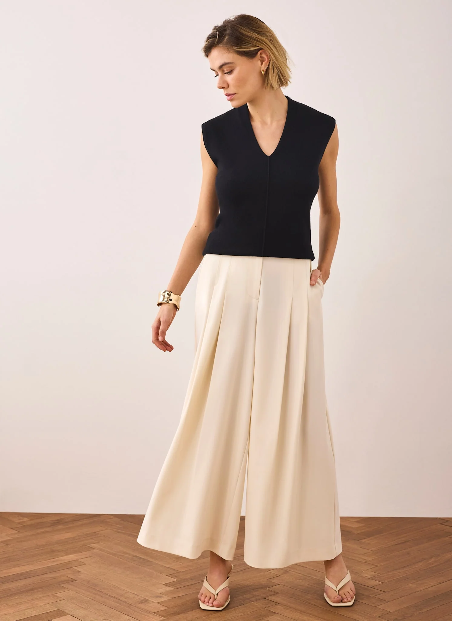 Black Wool Blend Sleeveless Knit Top - Image 3