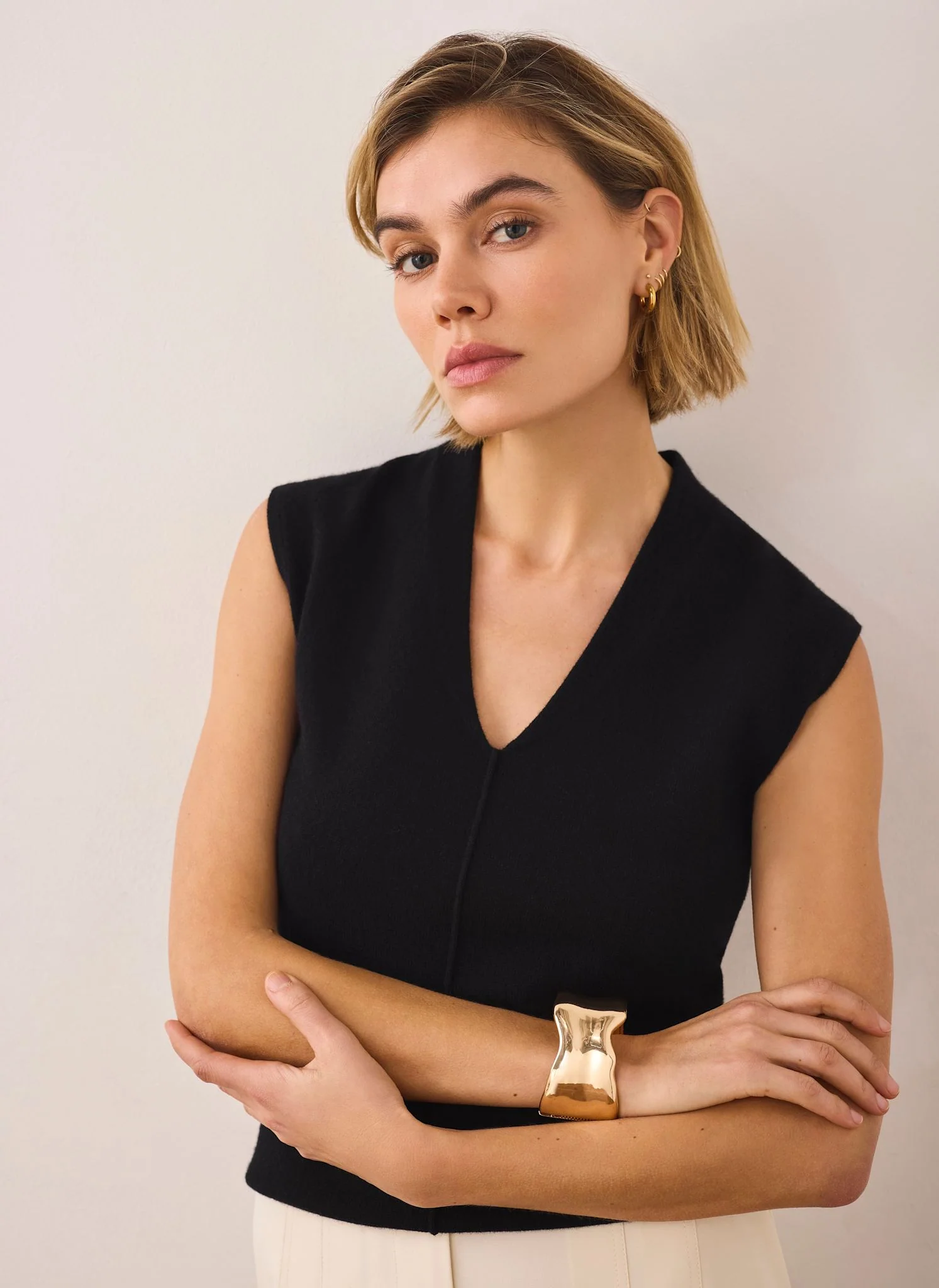 Black Wool Blend Sleeveless Knit Top - Image 4