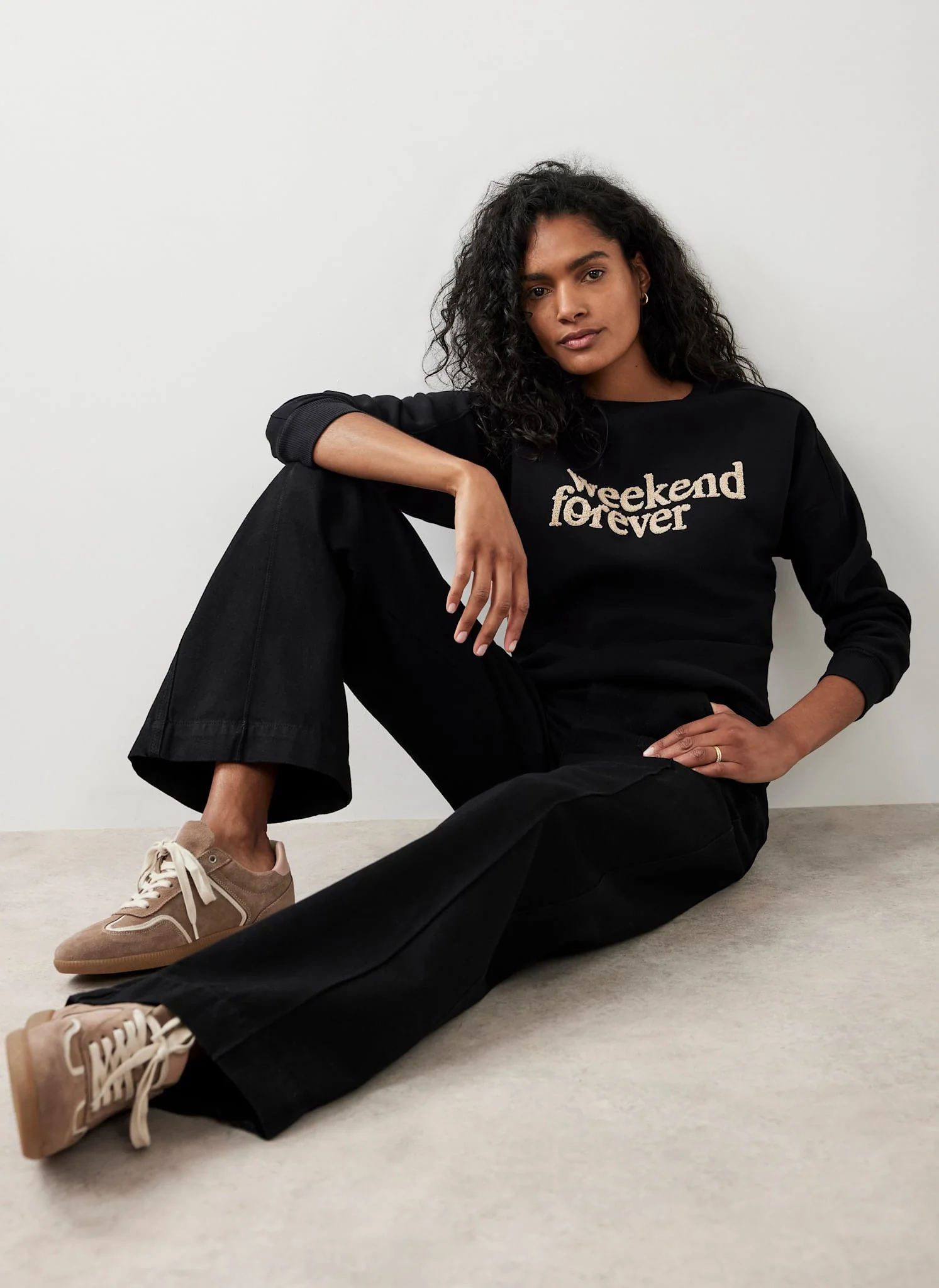 Black Weekend Slogan Sweatshirt - Image 3