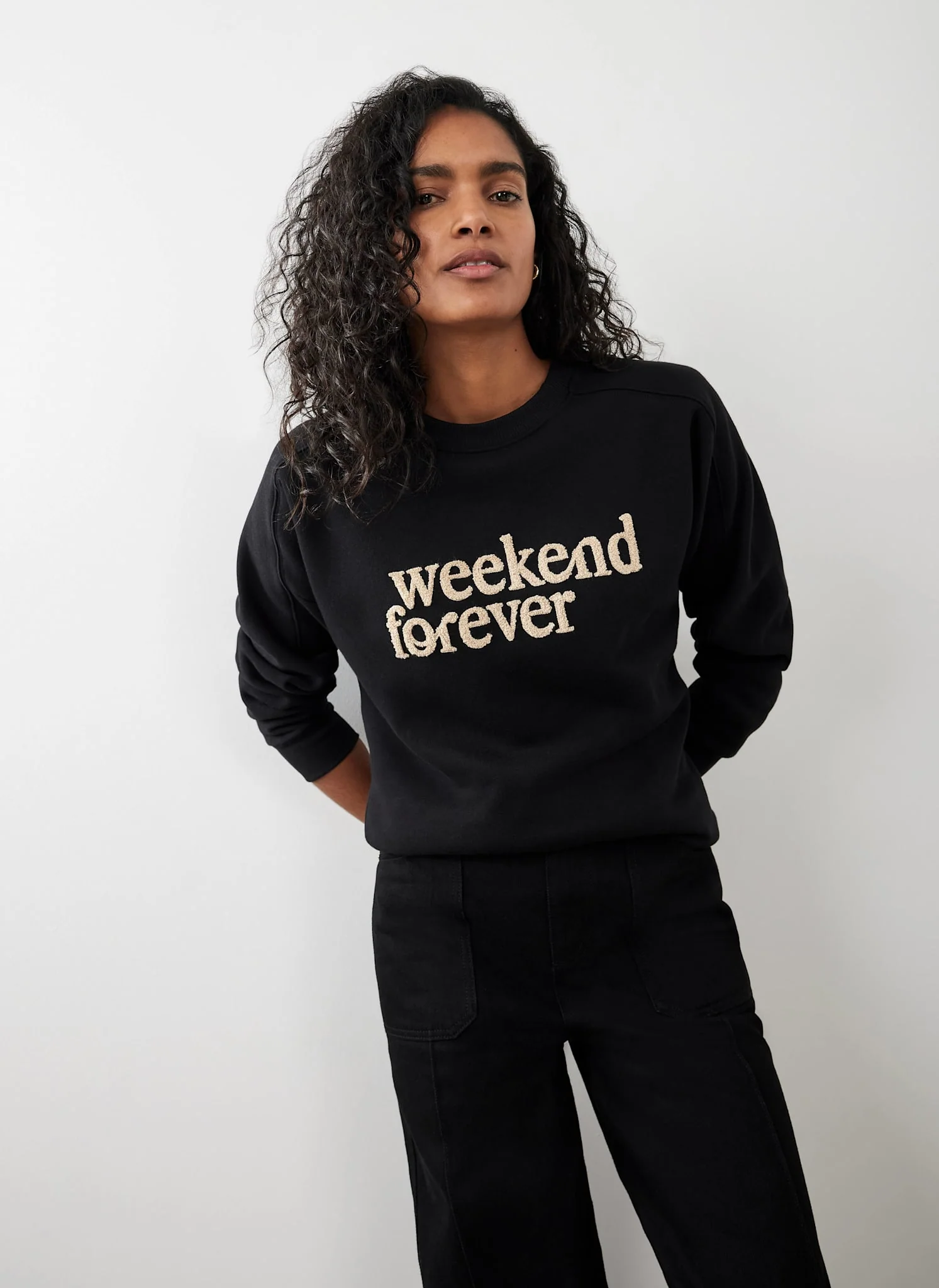 Black Weekend Slogan Sweatshirt - Image 5