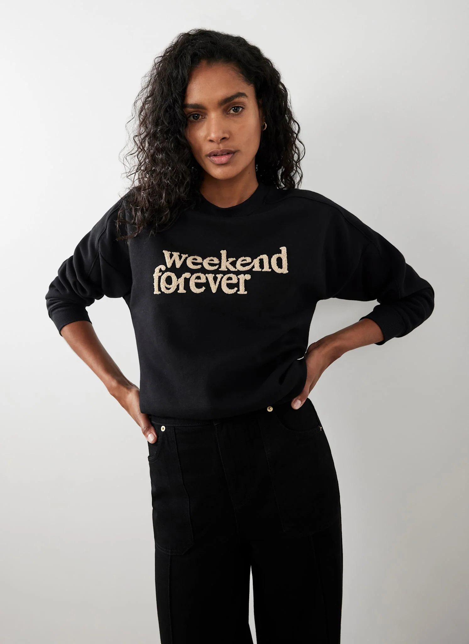 Black Weekend Slogan Sweatshirt - Image 6