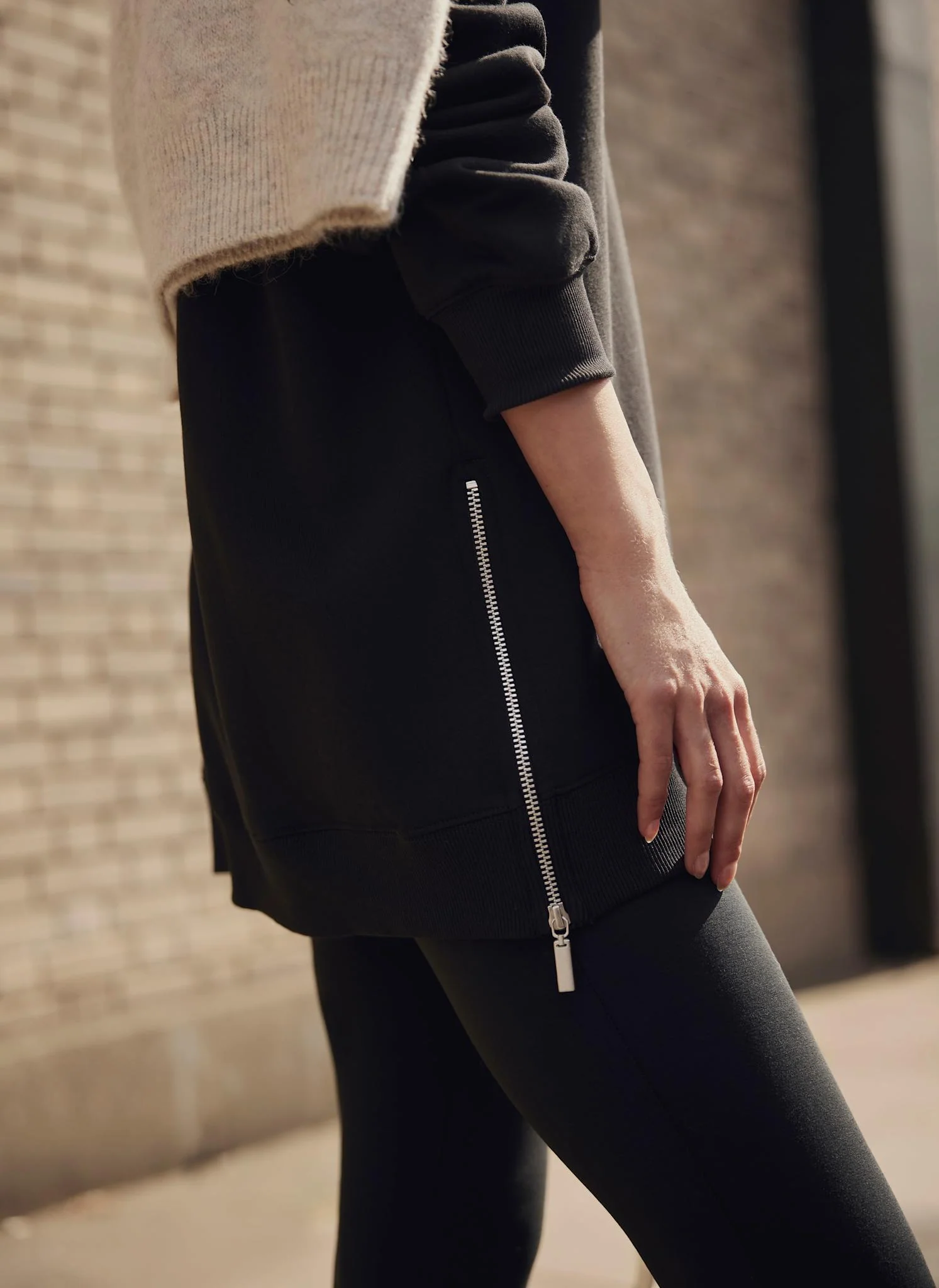 Black Zip Longline Sweatshirt - Image 3