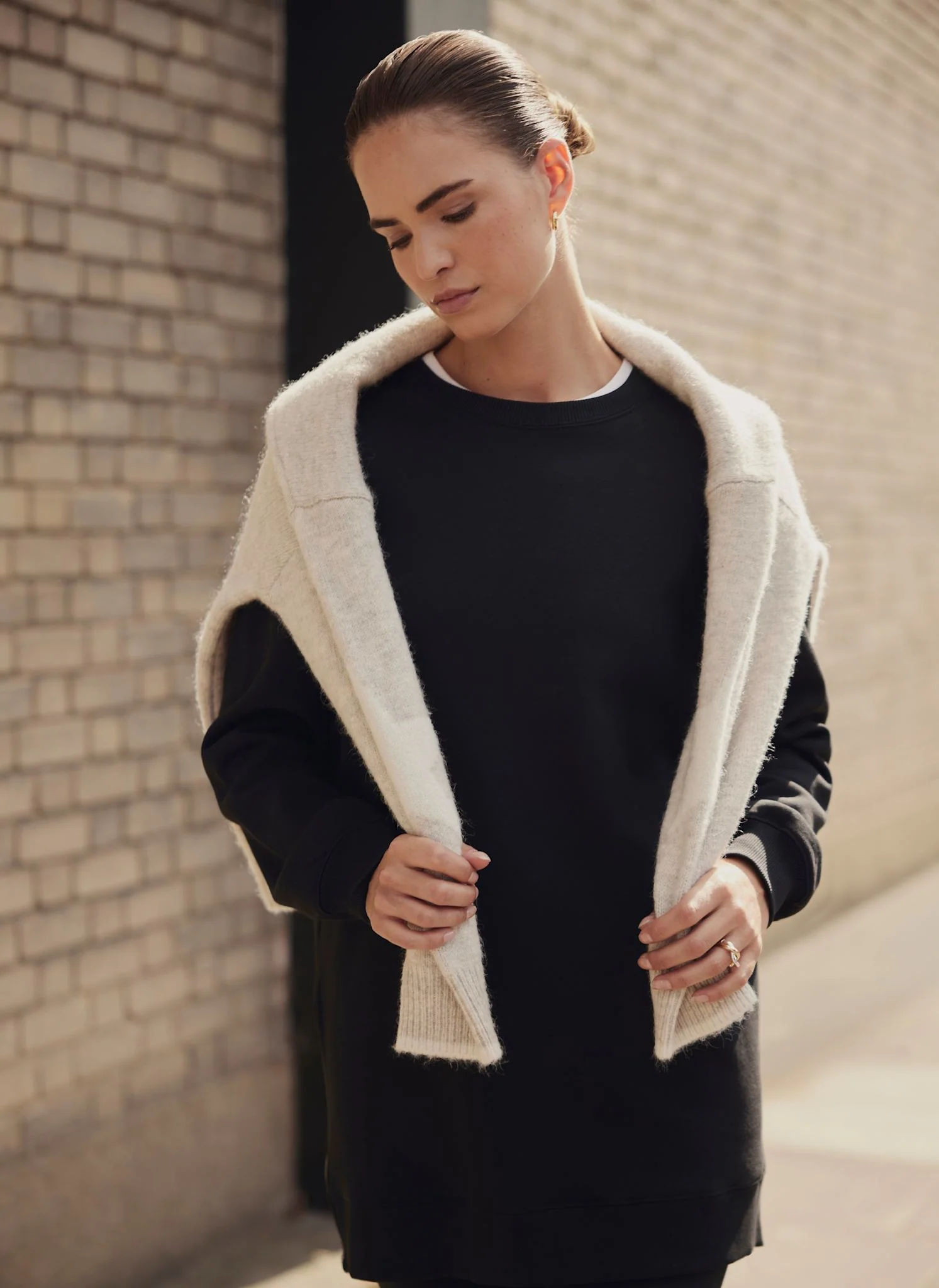 Black Zip Longline Sweatshirt - Image 4