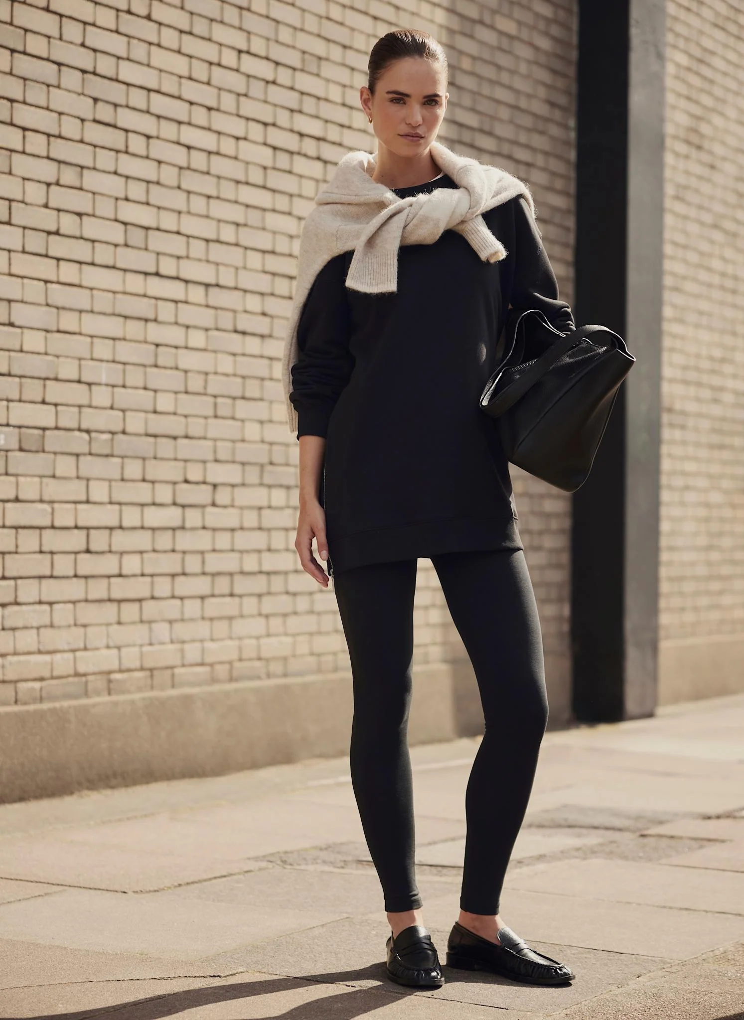 Black Zip Longline Sweatshirt - Image 5
