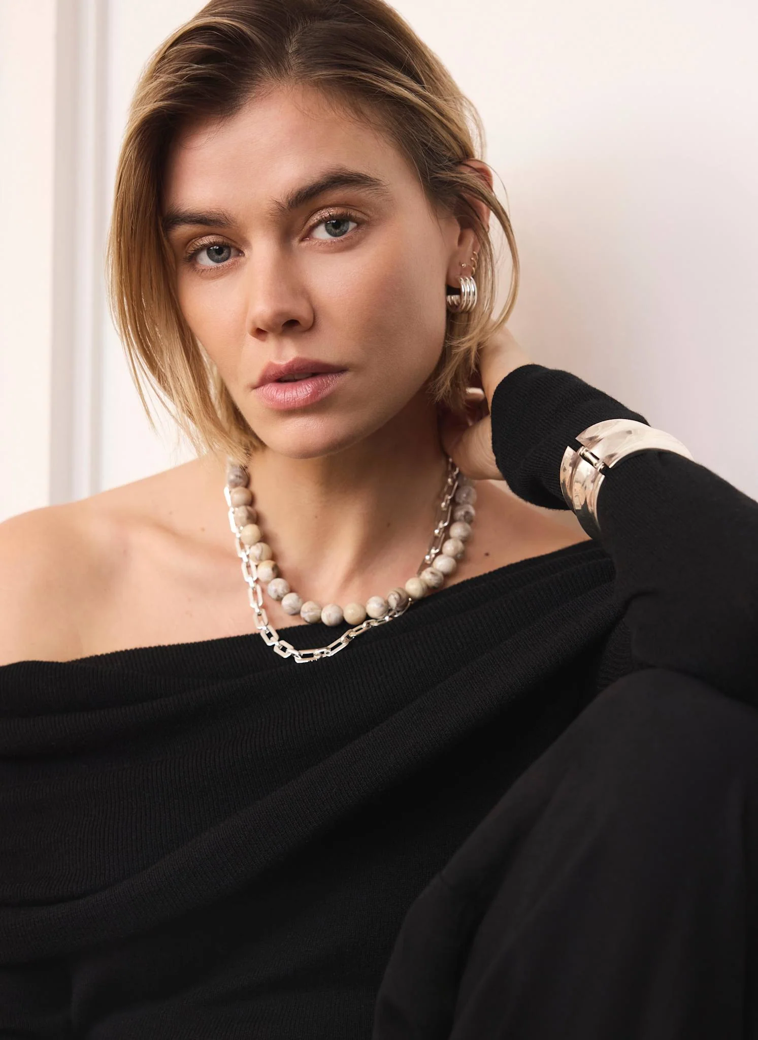 Neutral Beaded and Chain Layer Necklace - Image 3