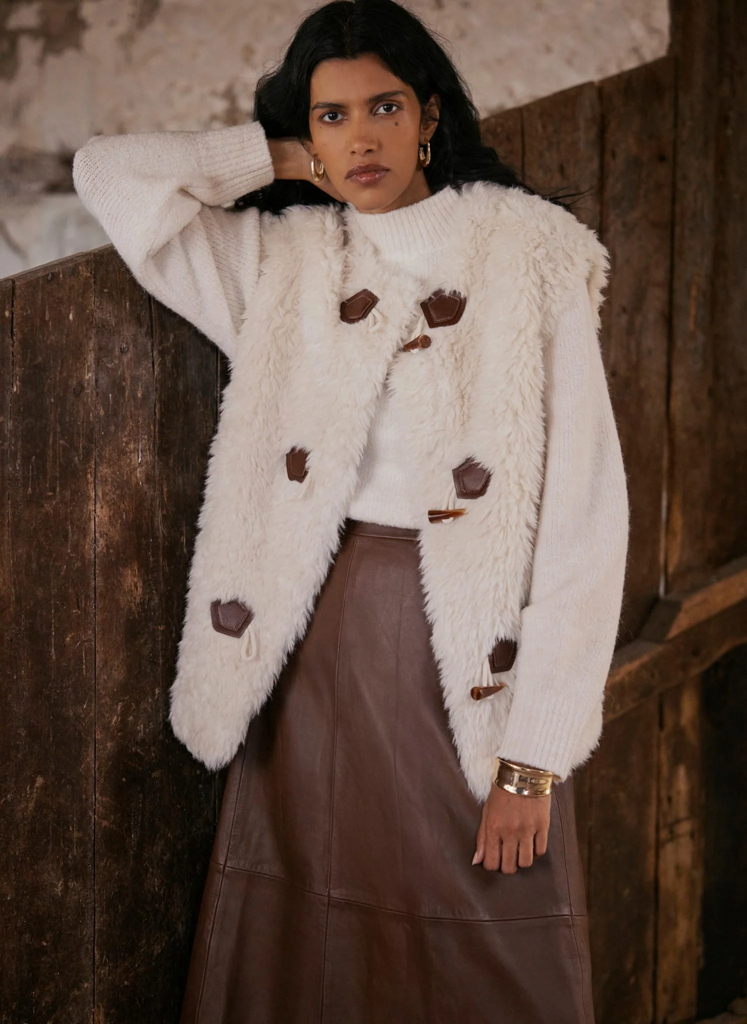 Cream Faux Fur Gilet - Image 2