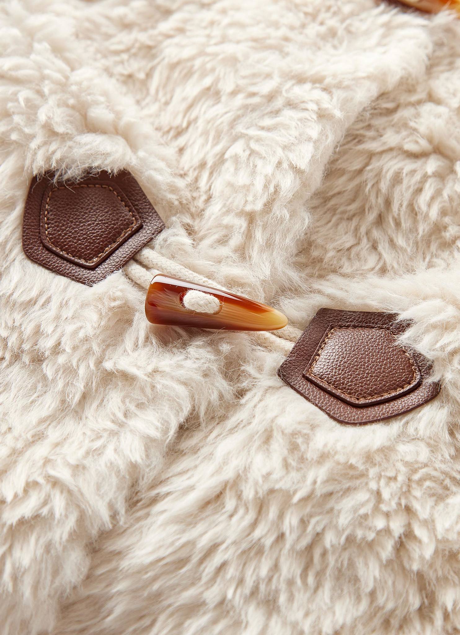 Cream Faux Fur Gilet - Image 8