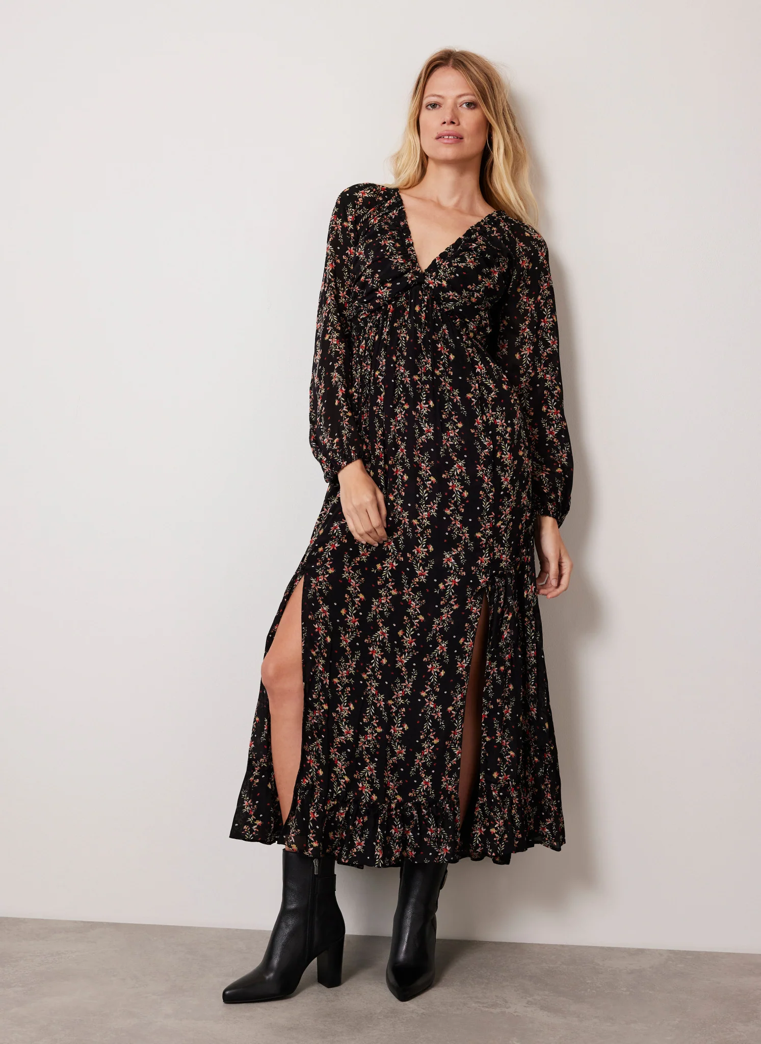 Black Floral Print Shirred Maxi Dress - Image 4