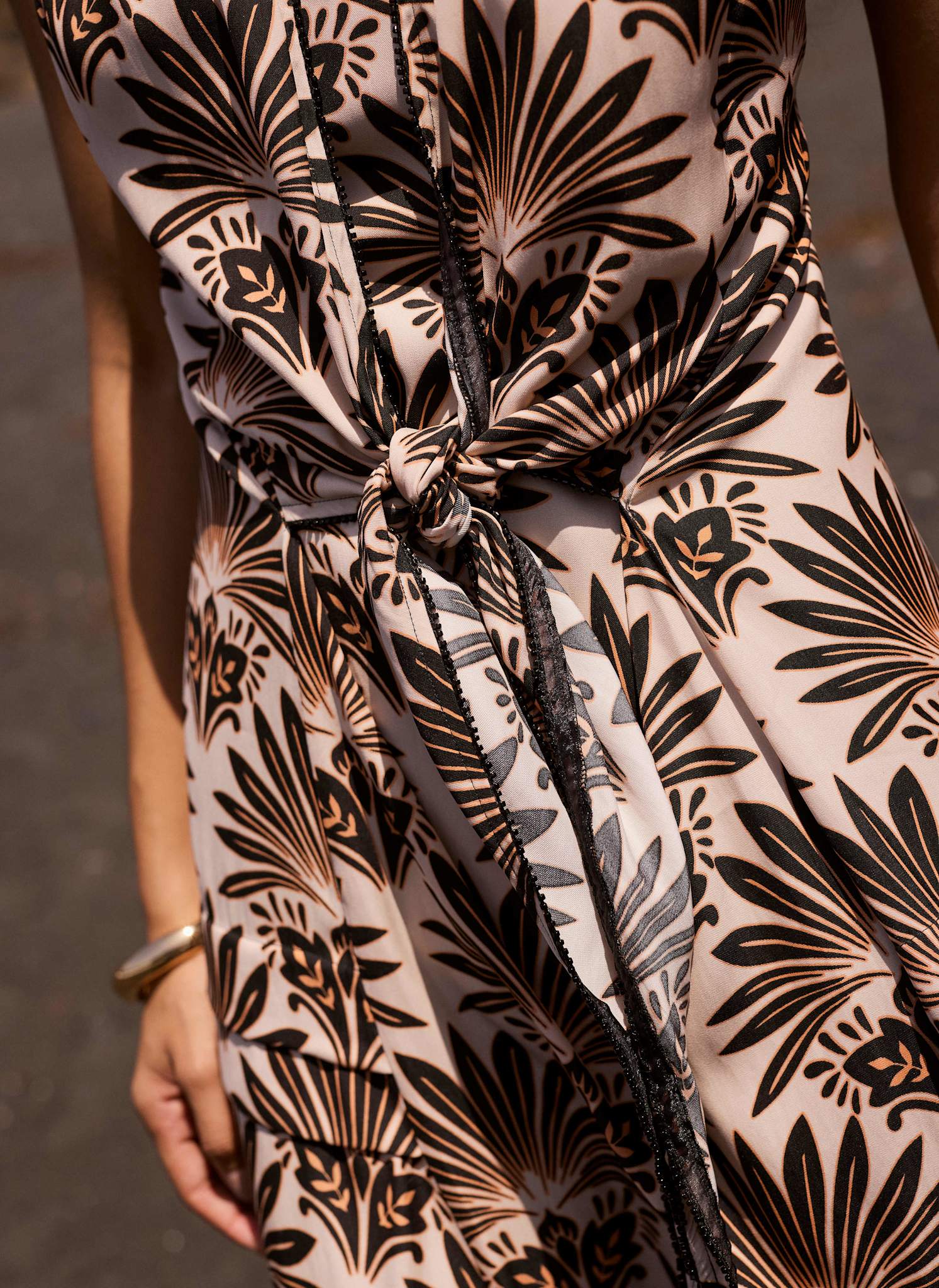 Neutral Geo Print Midi Dress - Image 4