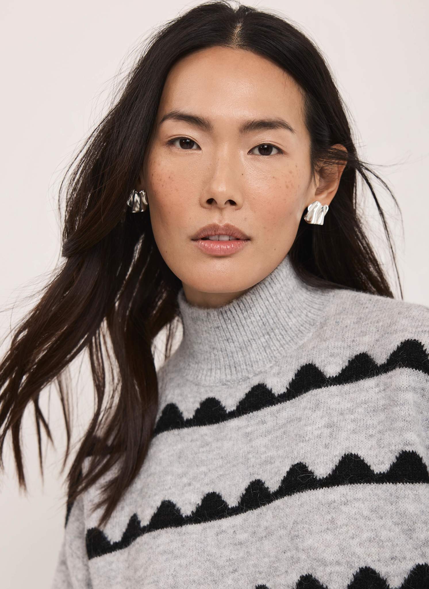 Grey Scallop Knit Jumper - Image 4