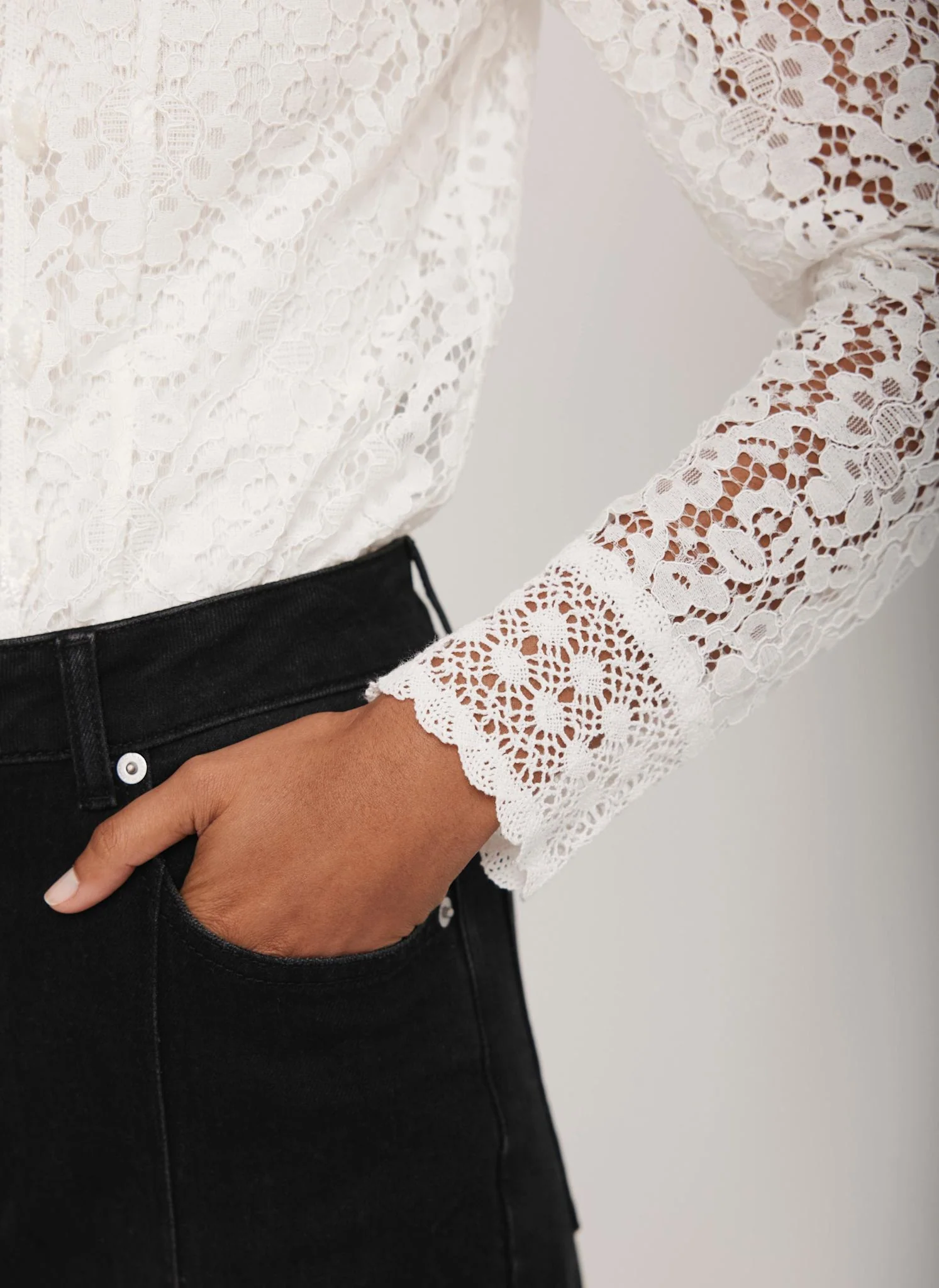 White Lace Scallop Trim Top - Image 4