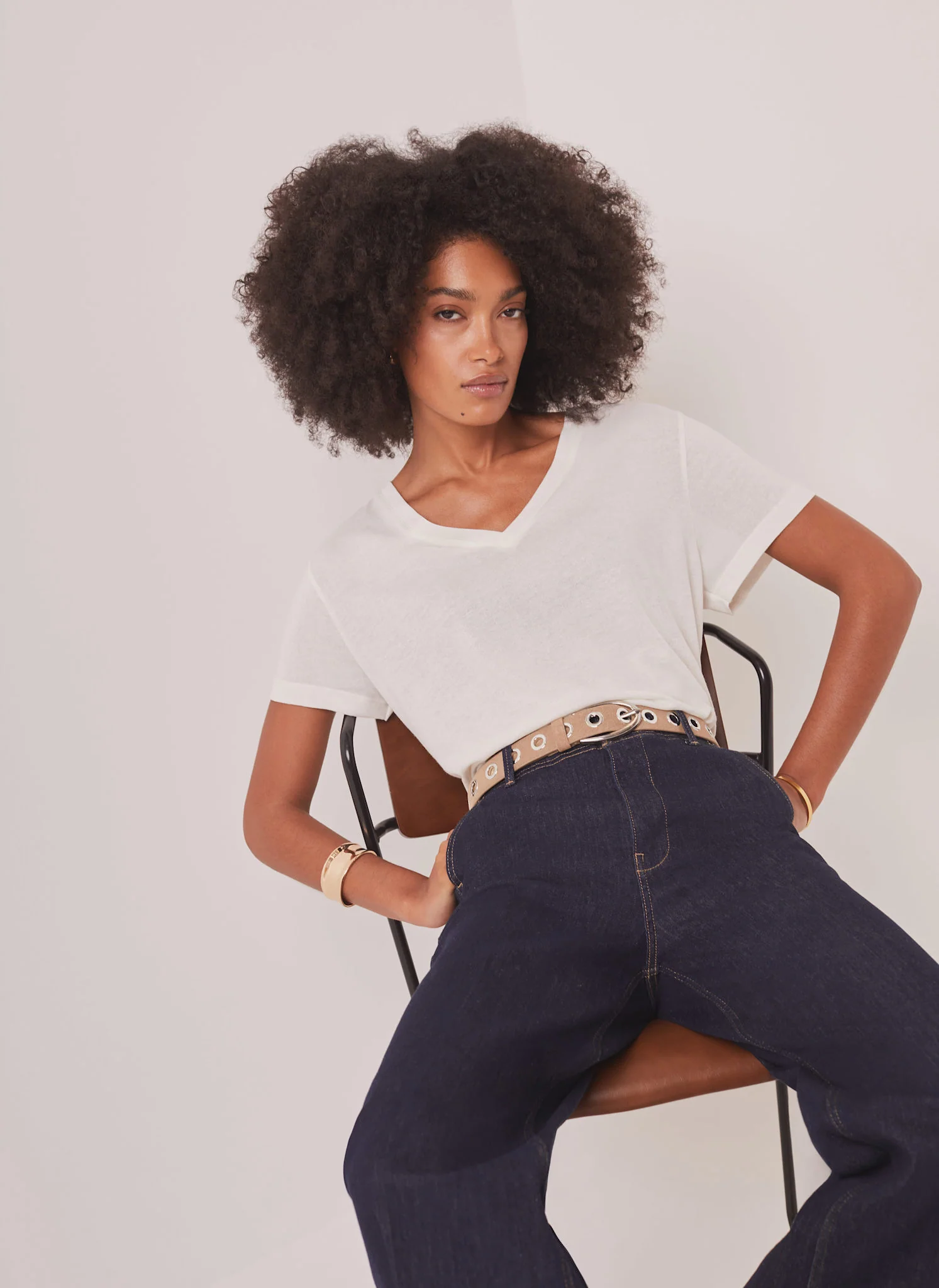 White Linen Blend V-Neck T-Shirt - Image 2