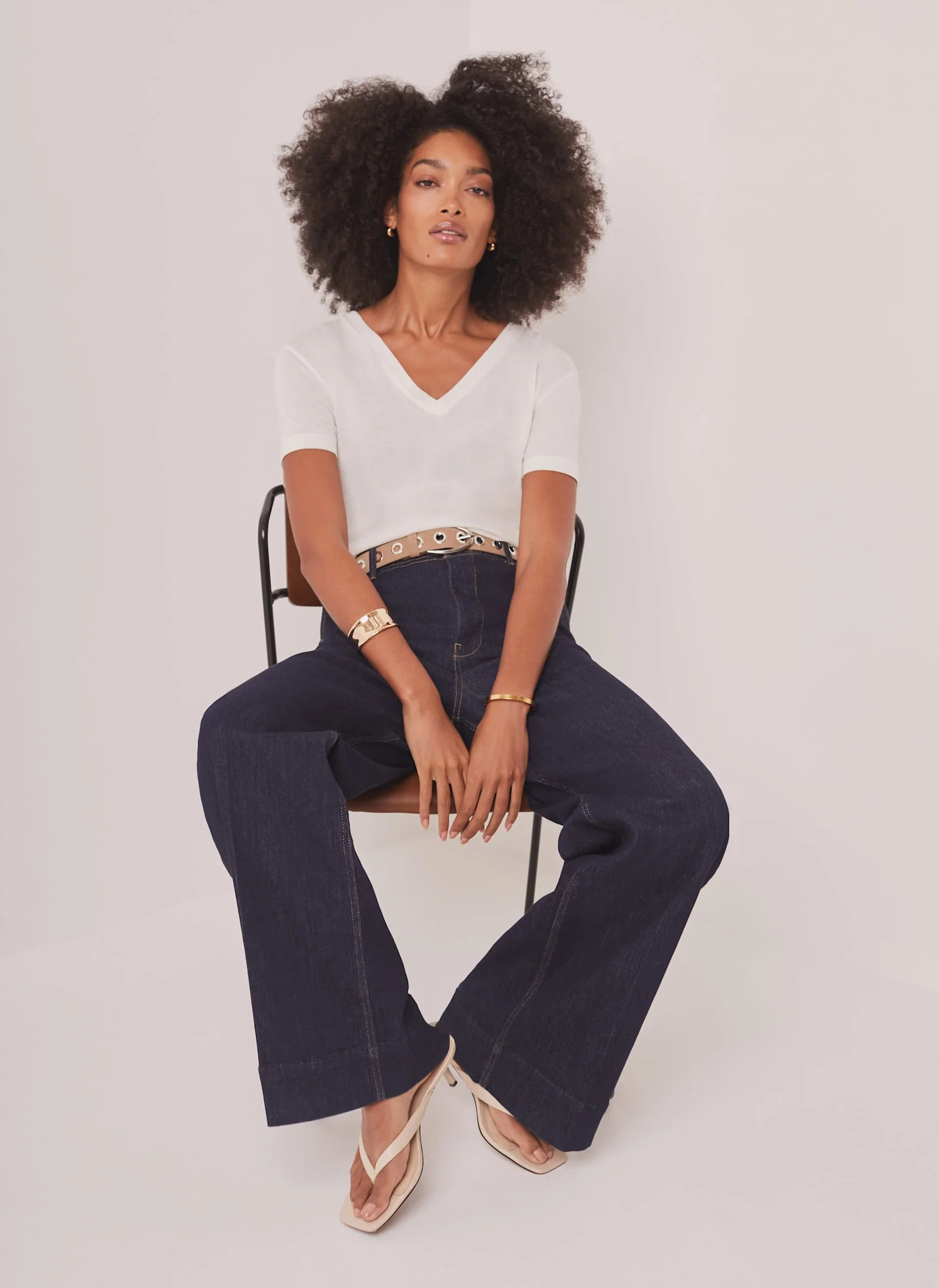 White Linen Blend V-Neck T-Shirt - Image 6