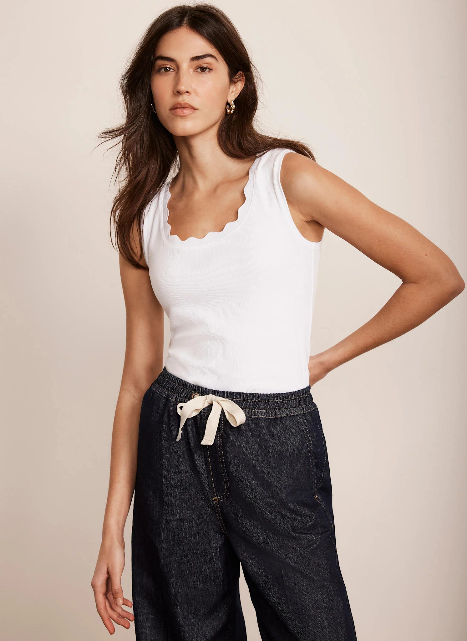 White Scallop Trim Vest Top - Image 5