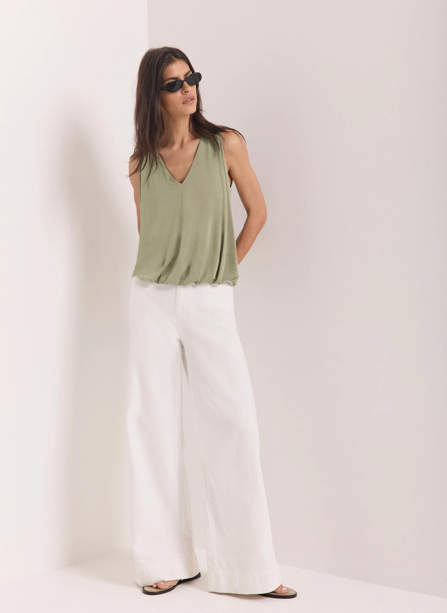 Khaki V Neck Bubble Hem Top - Image 3