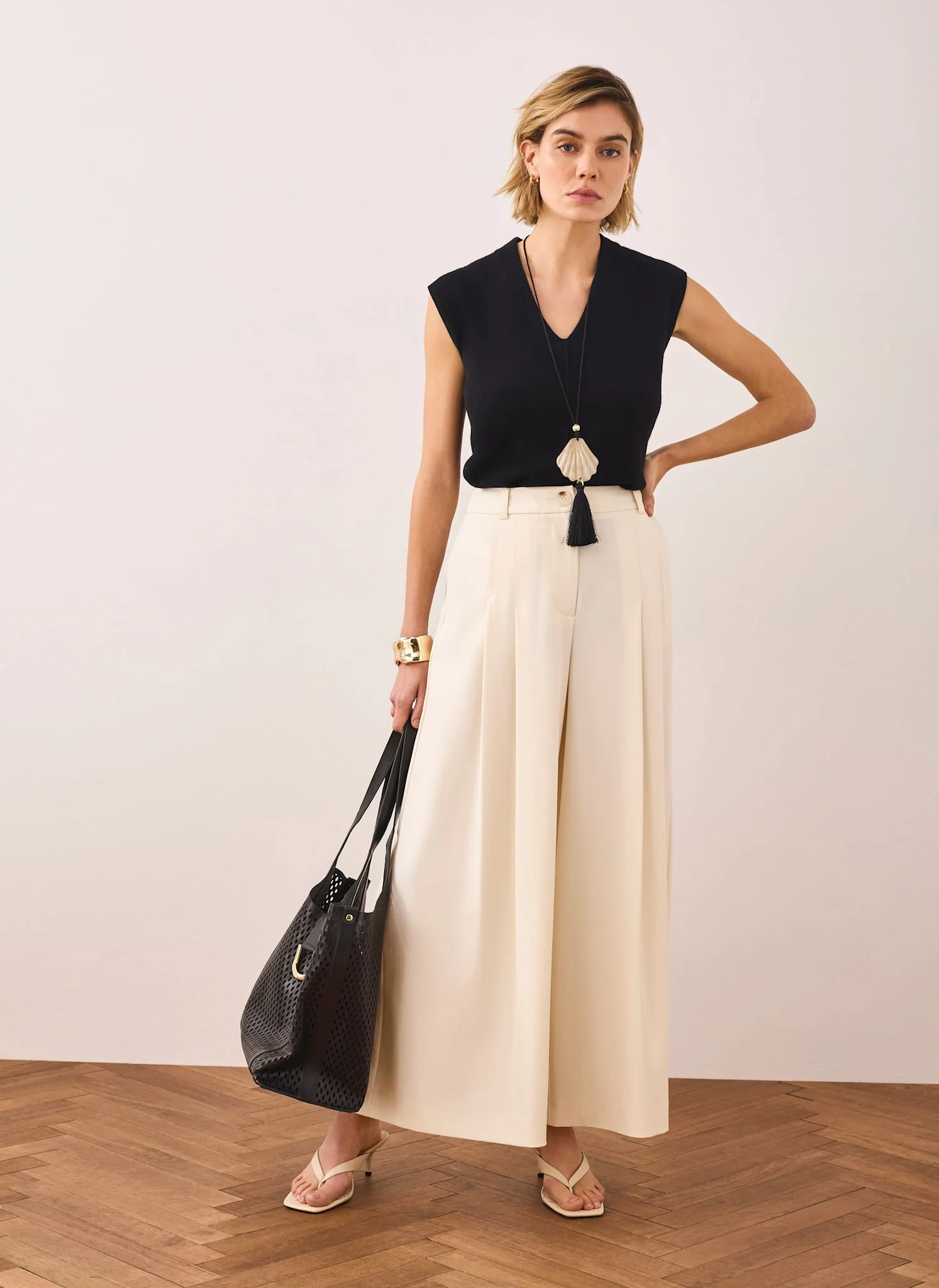 Cream Pleated Cropped Wide Trousers - Image 3