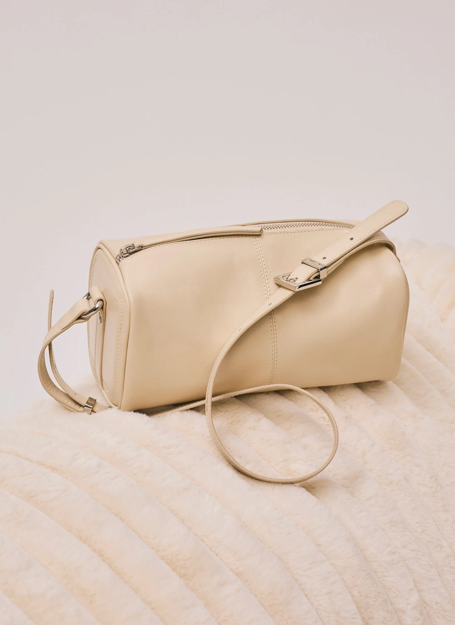 Matilda Butter Yellow Leather Shoulder Bag - Image 7