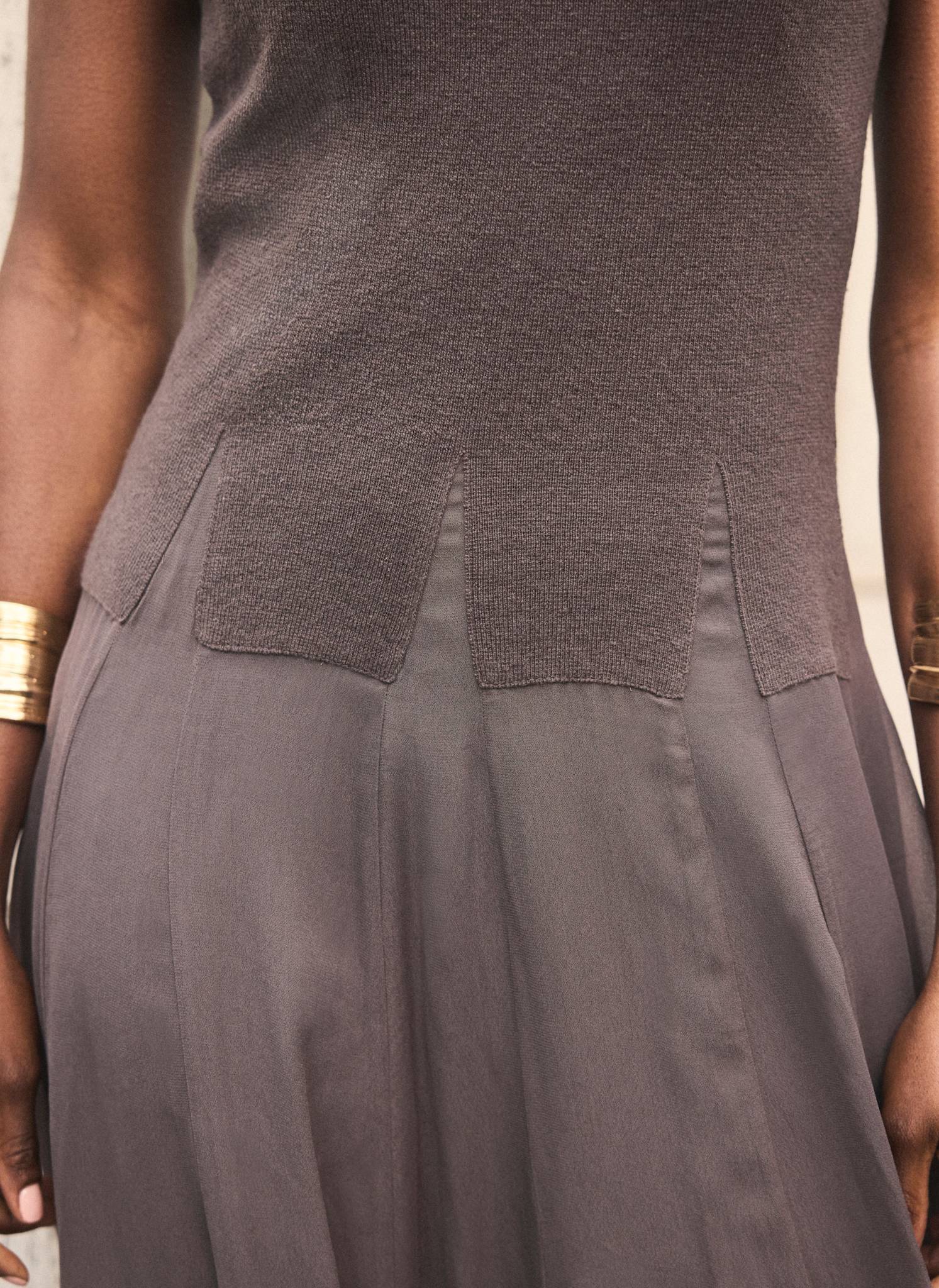 Brown Sleeveless Knit Midi Dress - Image 4
