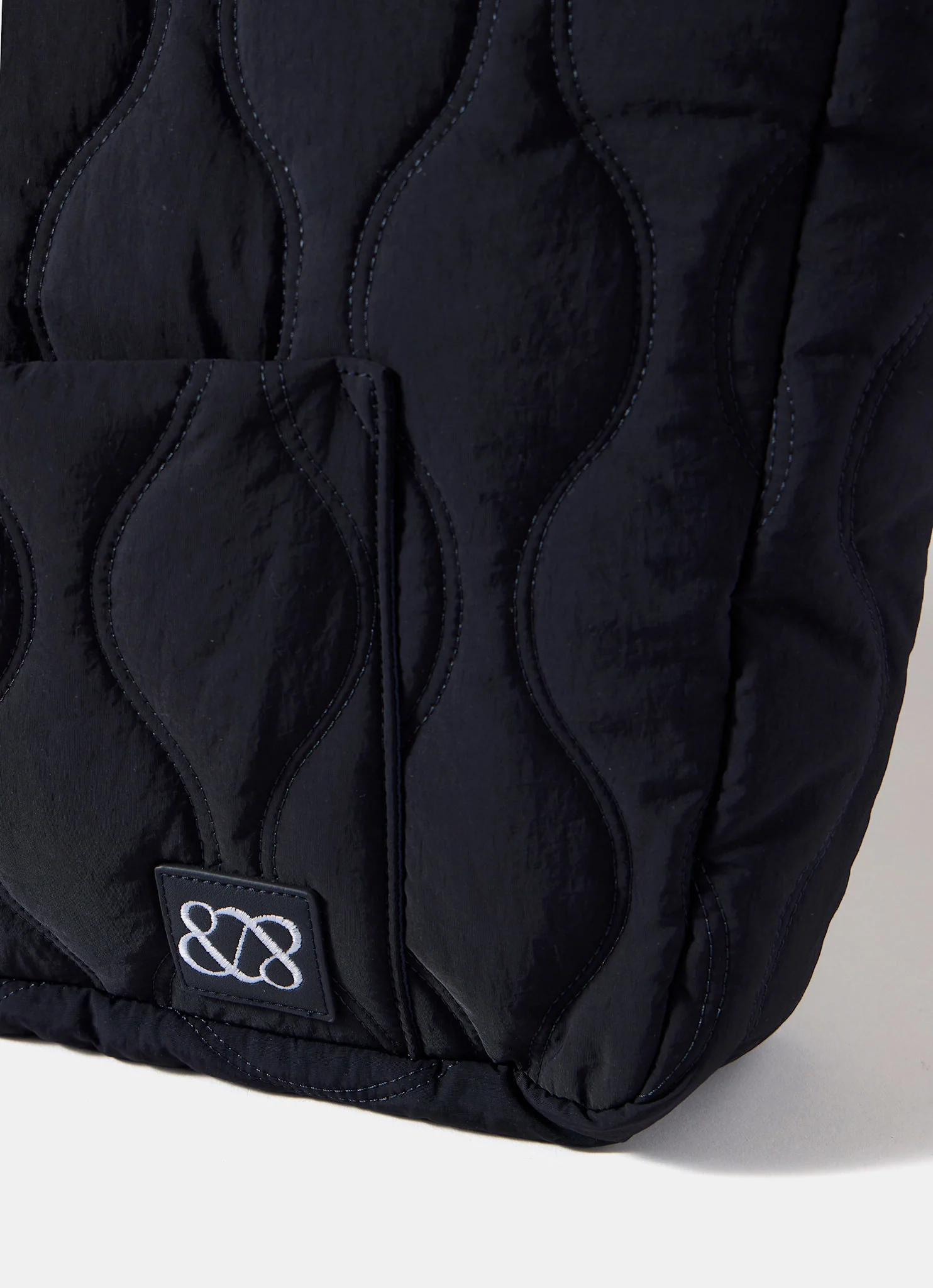 Jamie Navy Quilted Tote Bag - Image 5