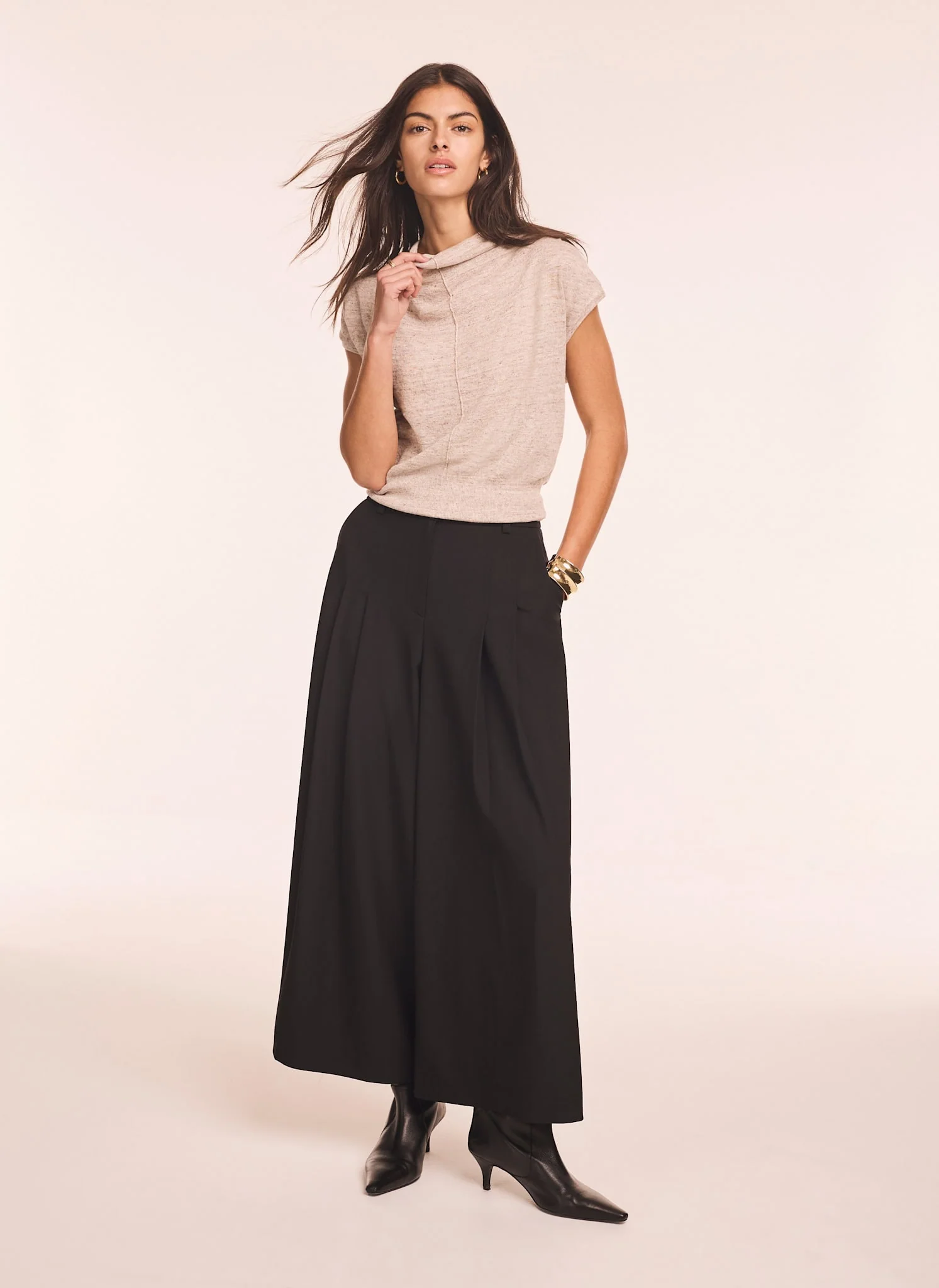 Neutral Linen Blend Sleeveless Knit Top - Image 5