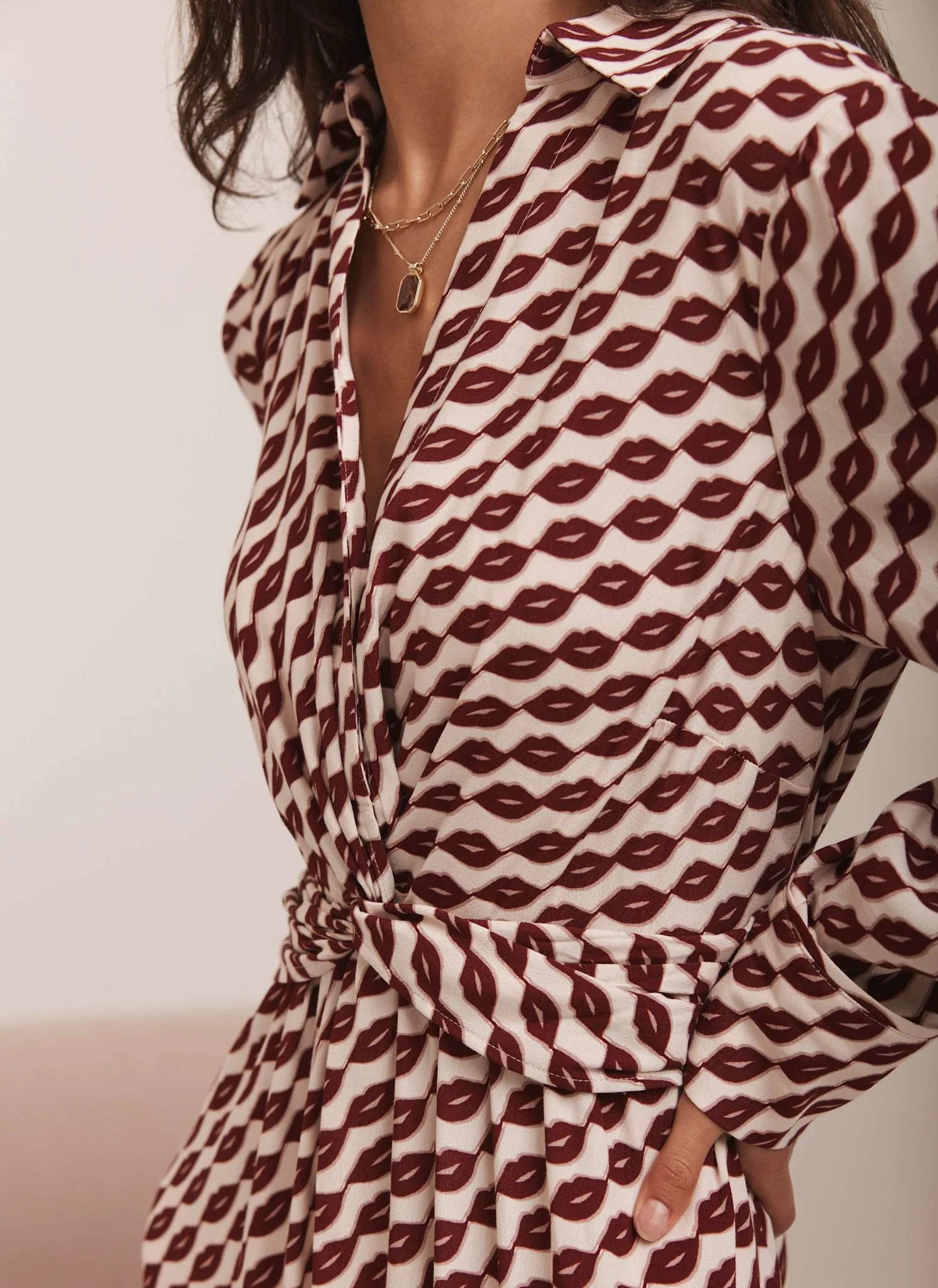 Red Lip Print Midi Shirt Dress - Image 4