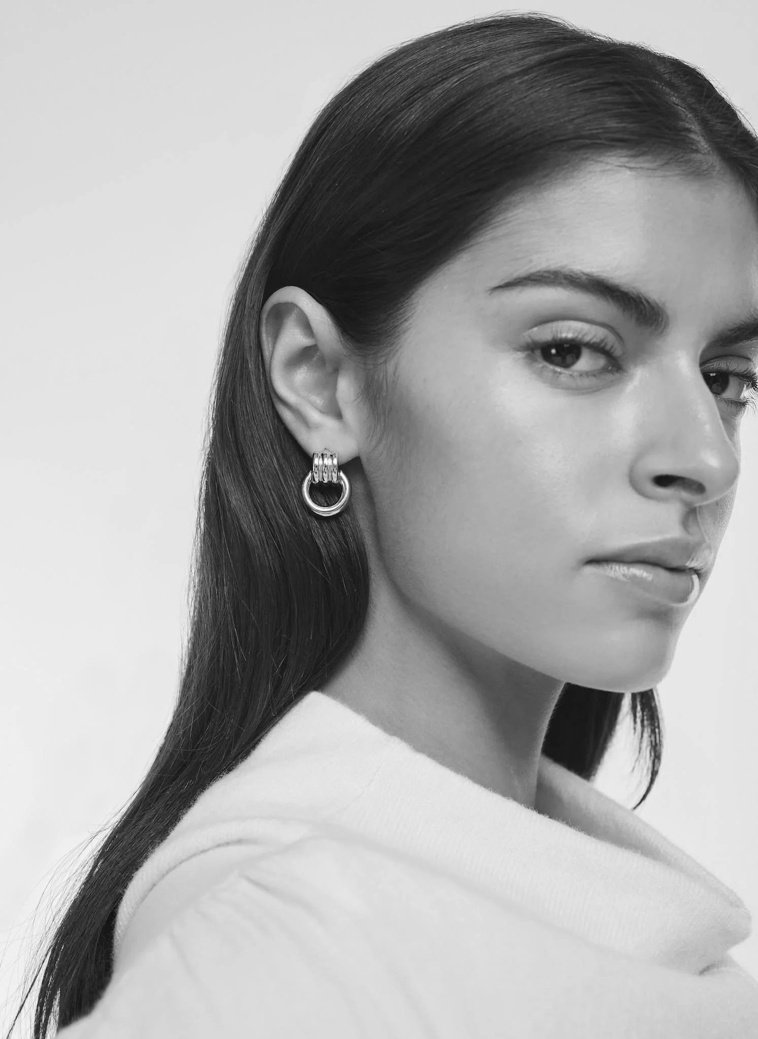 Silver Tone Link Hoop Earrings - Image 5