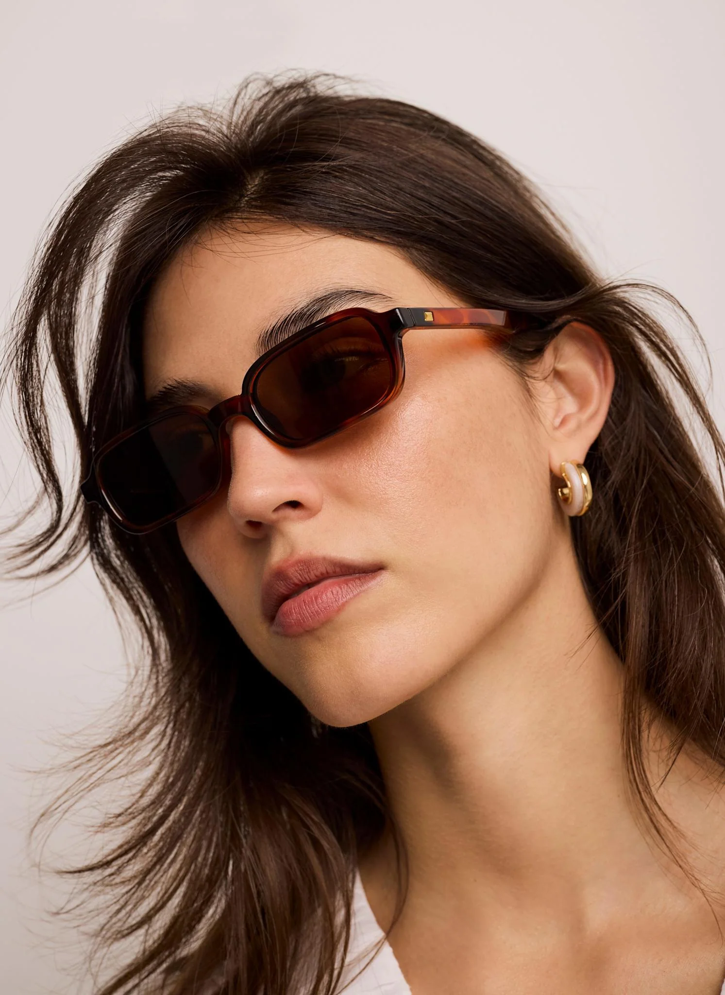 Le Specs Pilferer Brown Tortoiseshell Sunglasses - Image 2