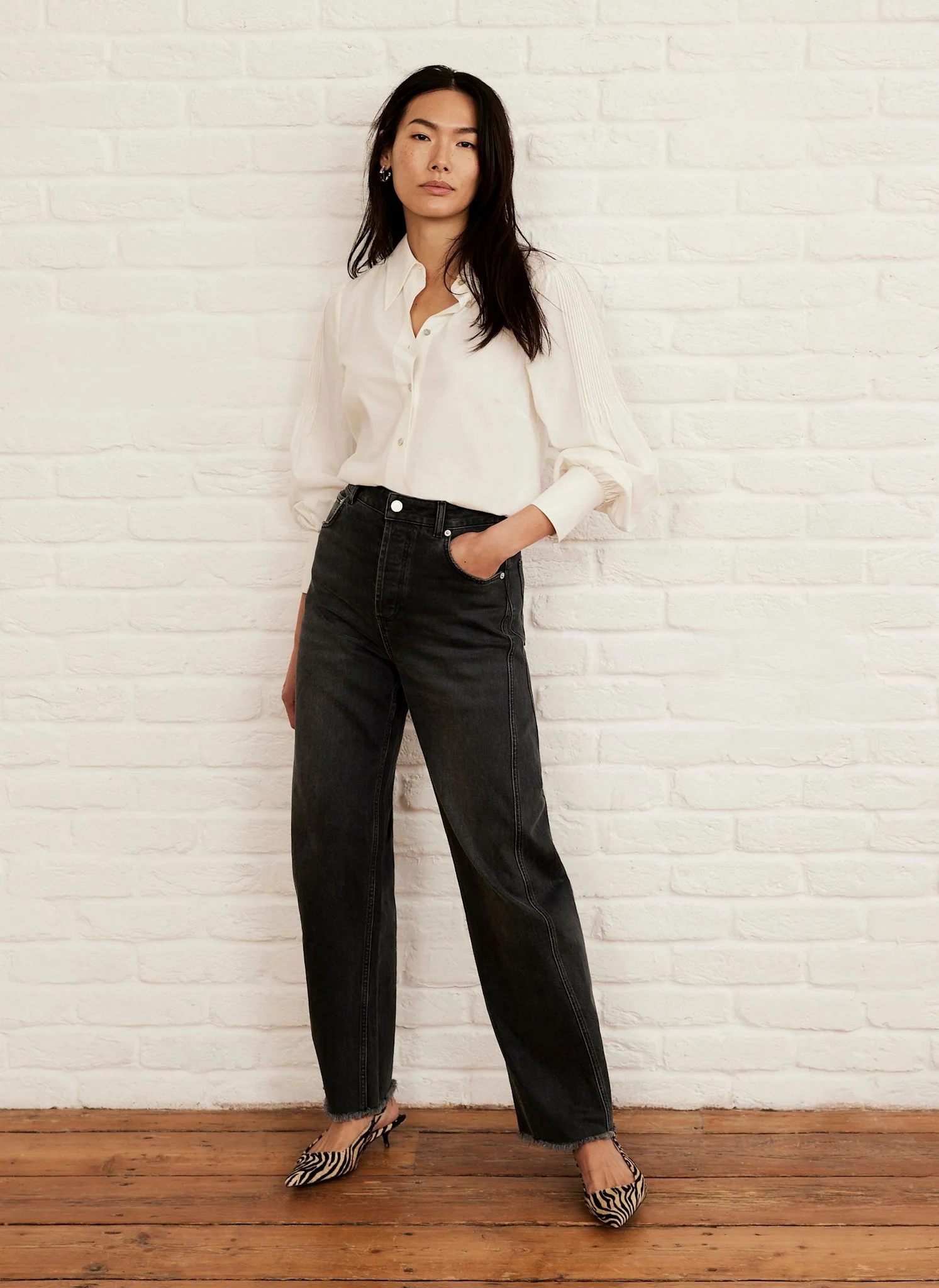 Washed Black Barrel Leg Jeans - Image 5