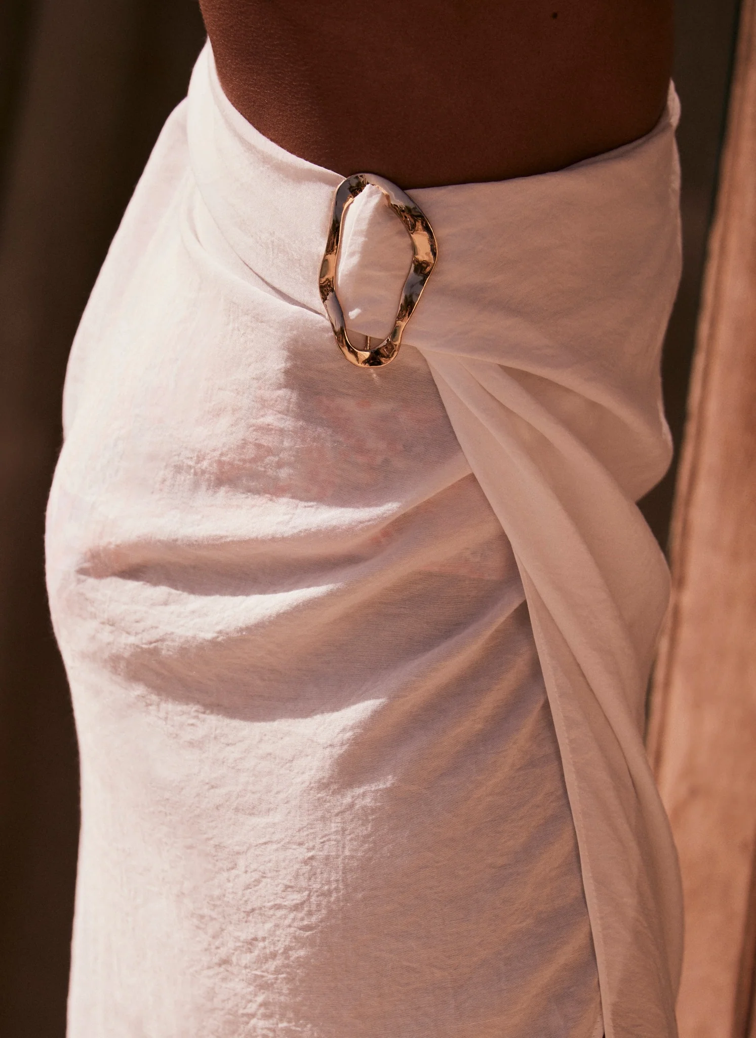 White Gold Trim Sarong - Image 3